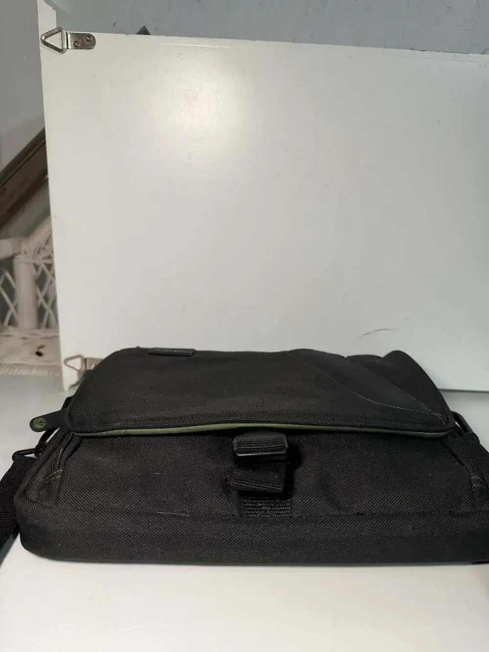 Targus Spruce Mini Messenger Tablet and Netbook Bag